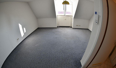 One-bedroom apartment with fitted kitchen in the Südstadt district of Fürth.