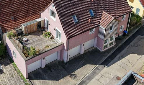 FEE-FREE - Detached house with separate apartment.