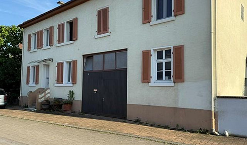 Live where others vacation! Modernized home suitable for all generations, perfect for working from home - no agency fees!