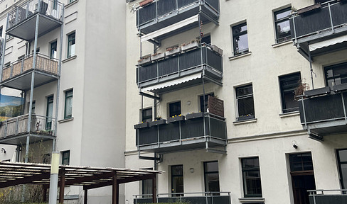 Spacious 3-room apartment for sale, located in the West city center.