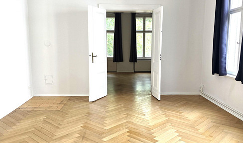 Prime location near Karlshorst S-Bahn station, 7 rooms, 204m², newly renovated, suitable for office, law firm, or legal practice.