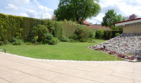 Your private home in Weilheim – spacious garden, stylish living, and plenty of privacy.