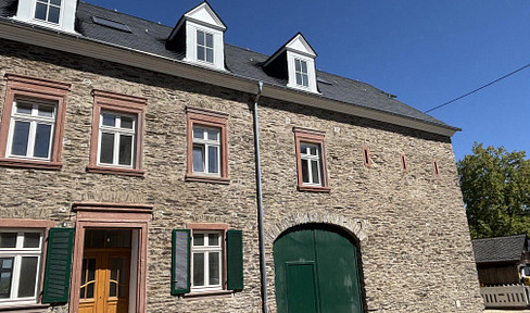 Neue Dachgeschosswohnung mit Aussicht - Trierer Quereinhaus Baujahr 1884