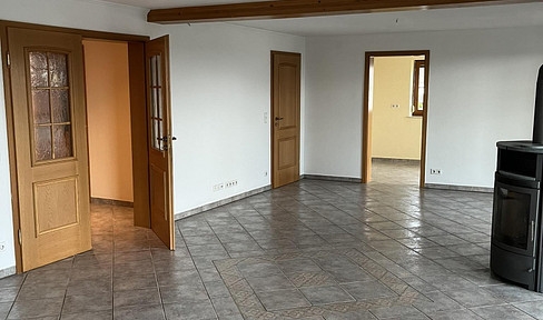 Living space for everyone - 5 rooms, 170 square meters, 2 bathrooms, wood-burning stove, balcony, view.