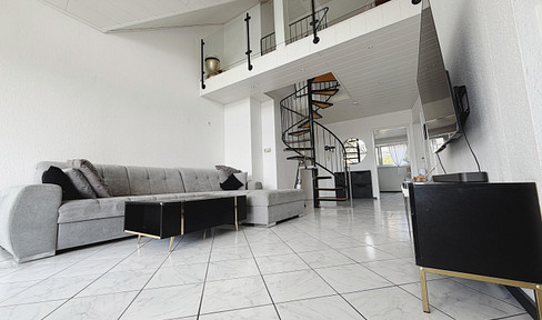 3-Zimmer-Galeriewohnung mit zwei Loggien, Balkon und Weitblick über Höchst.