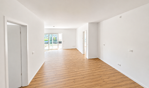 4-room ground floor apartment with a terrace, located in a villa district.