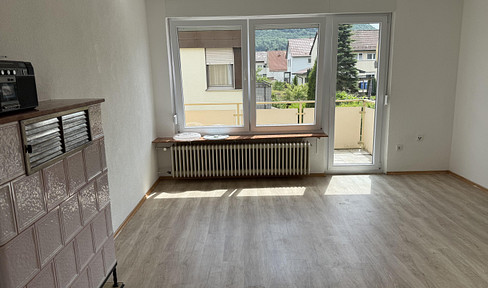 Sunny 3-room apartment, with a balcony. Ideal for a working couple. No pets allowed. Non-smokers only.