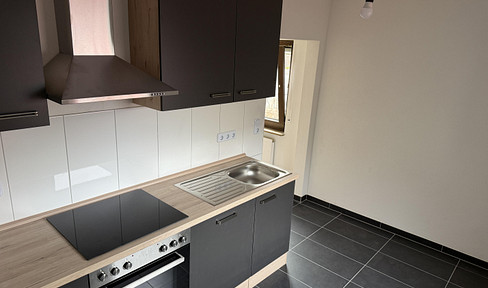 Sanierte 3,5 Zimmer Wohnung mit Garten & Einbauküche in Haiger-Seelbach