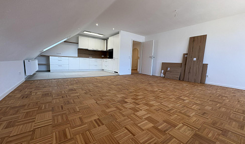 Completely renovated attic apartment in a quiet location.