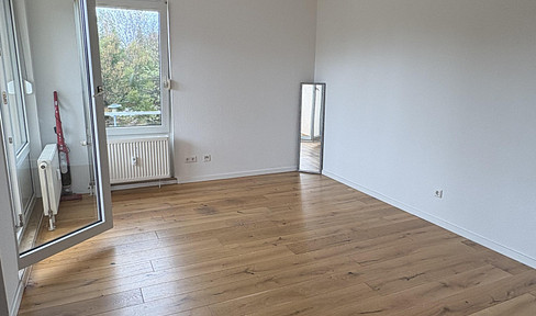 Ideal for professionals and students: 1-bedroom apartment with a balcony and a parking space in an underground garage.