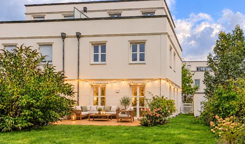 Living in the Belvedere near Jungfernsee – A stylish semi-detached house with a sunny south-facing garden.