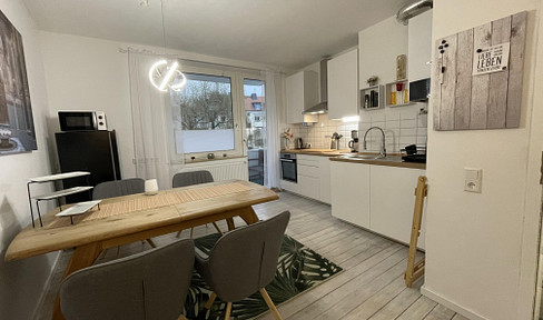 Leerstehende sanierte Altbauwohnung mit Balkon Nähe Eilenriede