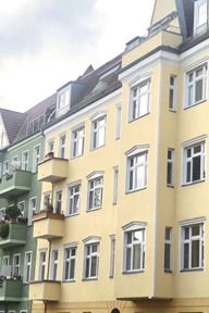 No commission and available immediately: Located in a prime area of Köpenick, with a view of the castle and town hall.