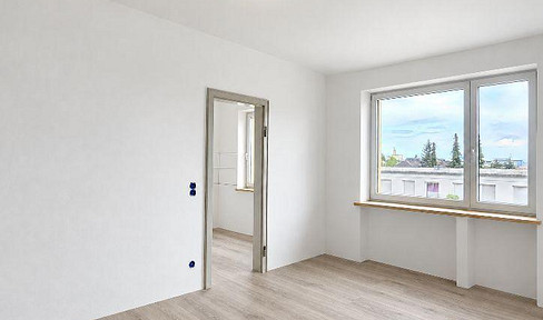 Alles neu: 2-Zimmer-Wohnung mit Balkon direkt am Laimer Platz