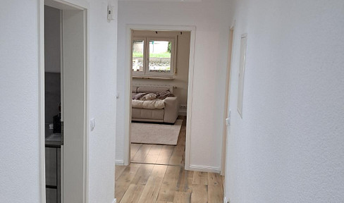 Große 4-Zimmer-Wohnung im Zweifamilienhaus