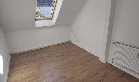 Shared apartment for 4 people, close to the city center and the Technical University – 4 rooms, 10-21 square meters, from €400 including electricity/internet | International students welcome.