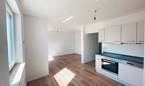 Sunny and modern 3-room apartment in the green area of Berlin-Altglienicke.