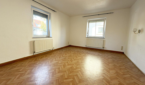 No fees and in need of renovation - 5% return for investors - Also ideal for owner-occupiers.