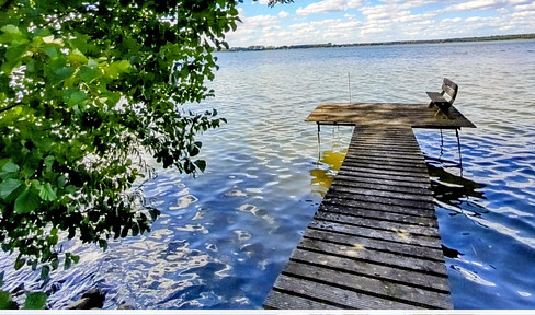 2 HÄUSER AM SEE: Stadtvilla+Cottage, Seezugang m. Bootssteg, Garten, Terrasse, Ferienwohnung