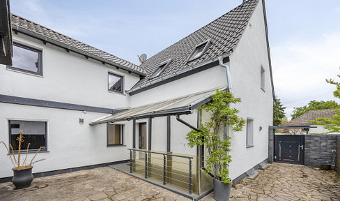 More than just a facade: This incredible living space in Bornheim-Rösberg! No buyer's commission!