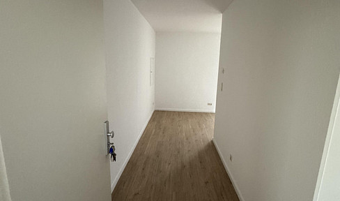 Großzügige 3- Zimmer Wohnung mit Balkon - renoviert
