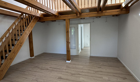 Bright, 3.5-room maisonette apartment.