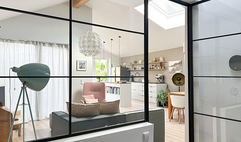 Sitzfenster ins Grüne,  Loft-Architektur & Wärmepumpe: Bezugsfertiges Familien-Idyll in Pulheim