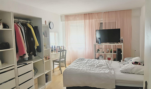 4-room apartment on a high floor with a garage, located in the Nordstadt district.