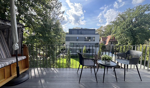 Exclusive premium apartment in a green oasis, designer villa.