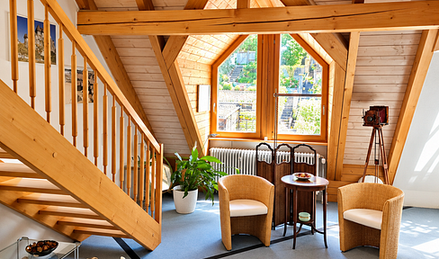 Munich, Au / Nockherberg – Exceptional maisonette/loft apartment with a gallery and west-facing terrace.