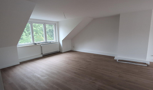 Helle 2-Zimmer-Wohnung (DG, ca. 70m², Erstbezug!)