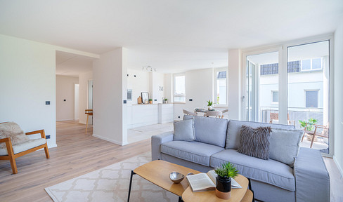 Living with a vineyard view - High-quality renovated apartment for sale in Radebeul.