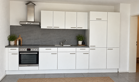Gepflegte 2-Zimmer-Souterrainwohnung mit separatem Eingang und großzügiger Terrasse