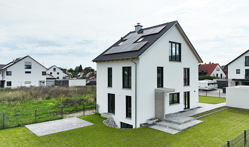 Exclusive newly built semi-detached house with a 602 m² plot, a studio, and state-of-the-art home technology.