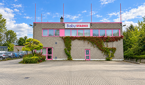 Approximately 1,700 square meters of commercial/warehouse space available for rent in Braunschweig-Stöckheim – for a limited time.