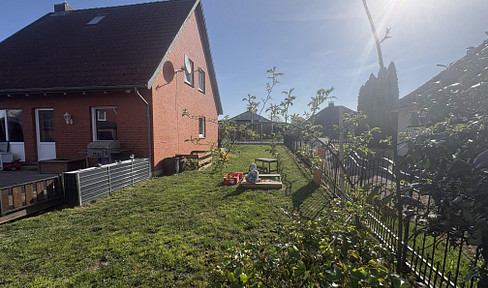 Detached house for sale.