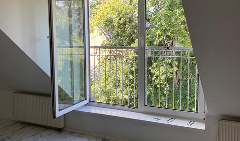 Bright, spacious apartment with 4 rooms, located in the Käfertal district of Mannheim.