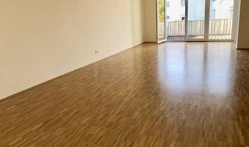 Wohlfühlwohnung am Hang - hell, ruhig, barrierefrei mit Garten & Balkon