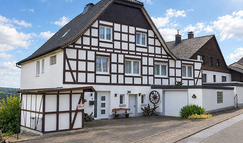 Mehrfamilienhaus mit Südlage und traumhaftem Ausblick