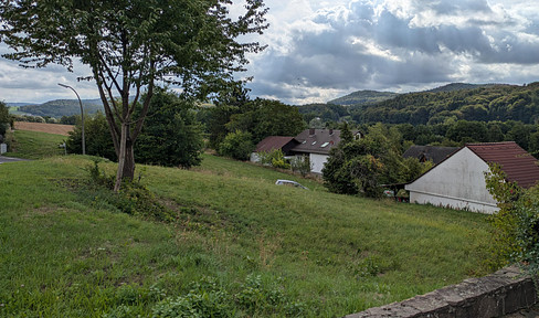 Building plot in a desirable hillside location in Mömbris-Königshofen.