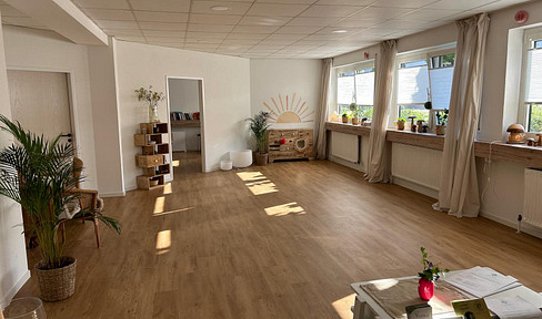 Office space / medical practice space, approximately 140 square meters.