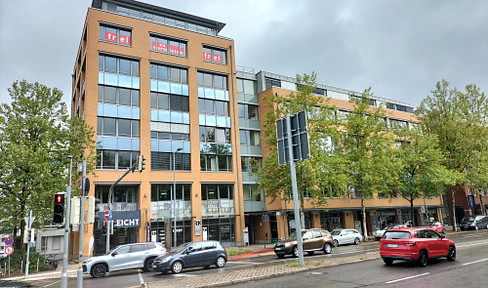 Prime location in Böblingen: Attractive commercial unit in a central location.