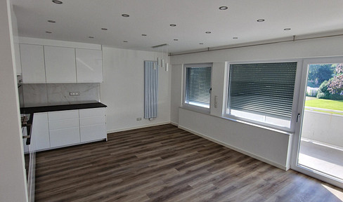 Beautiful, recently renovated and partially furnished apartment in a prime location.