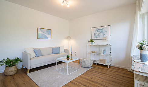 No fees and available immediately: 3-room apartment with a view of the Drachenfels mountain and two balconies.