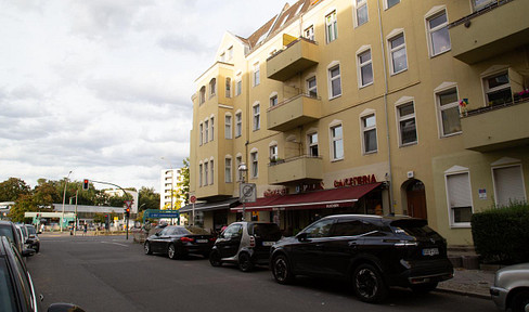 2-room apartment with balcony in a good location in Berlin Siemensstadt, offered directly by the owner.