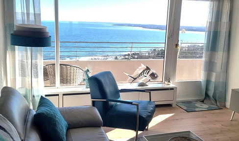 Sea view! Newly renovated apartment, close to the beach and city center, 75 square meters, 2 rooms.