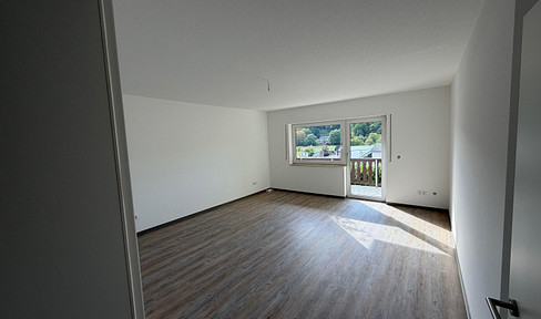 Frisch saniert & ruhig gelegen – 3 Zimmer mit Balkon und schöner Aussicht