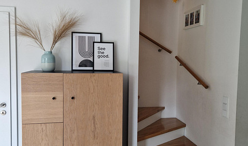 For sale by owner: Like-new terraced house in a family-friendly street.