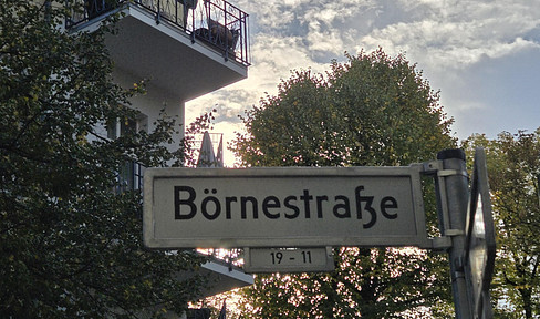 Renovated apartment for rent in Berlin-Weißensee: 2 rooms / 67 m2. (No references required.)