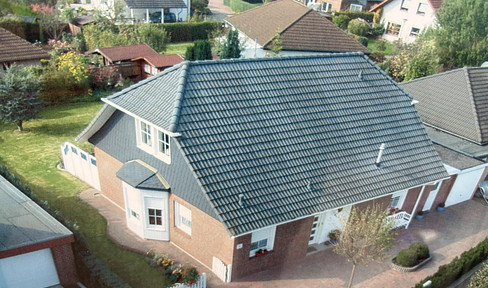 Well-maintained single-family home with a view of the Ith mountain.